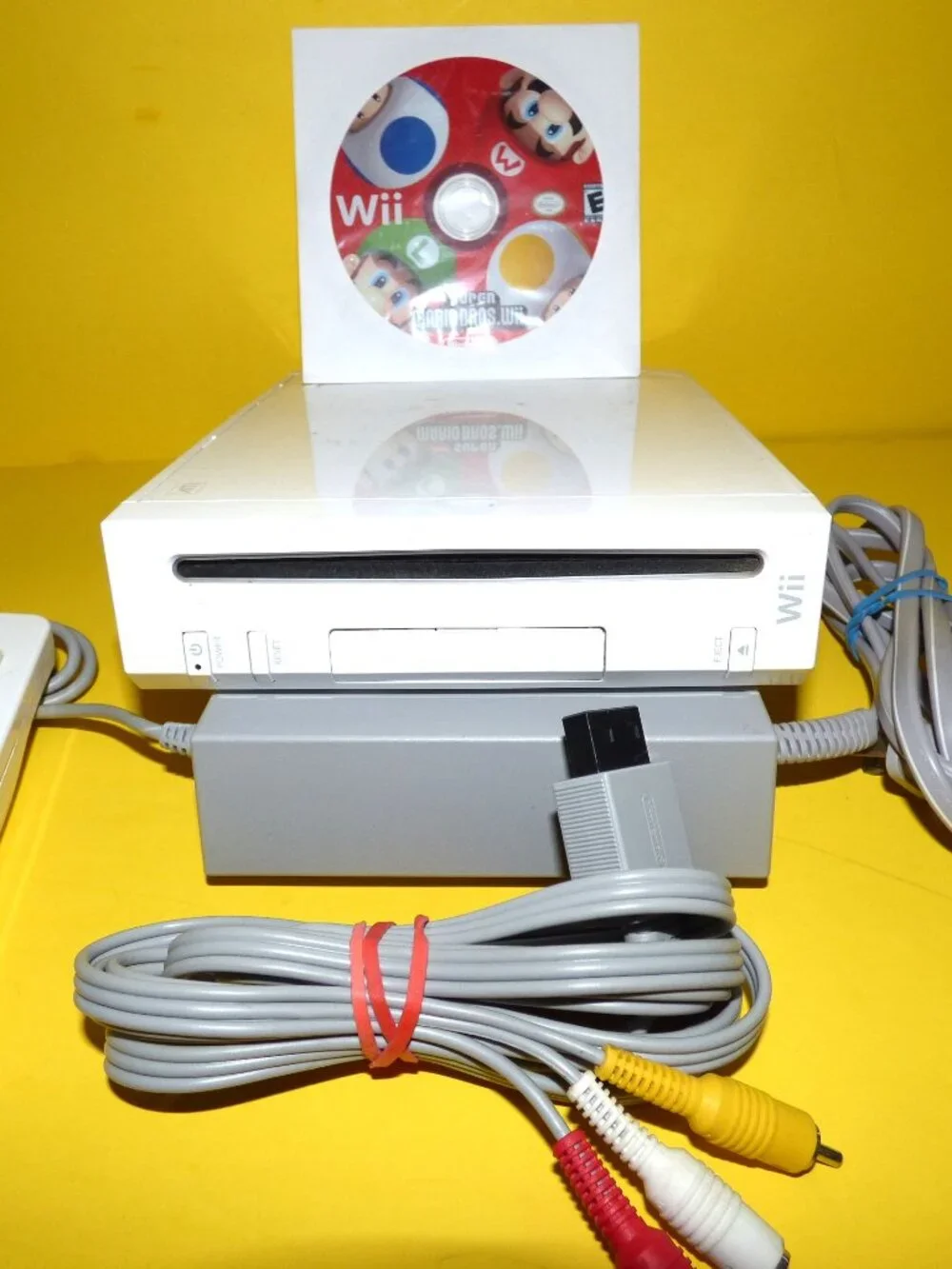 Wii White Console with game